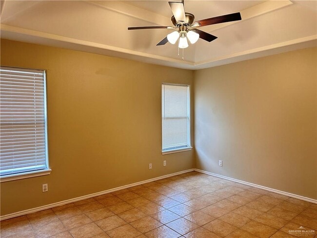 Building Photo - 14 West Dr