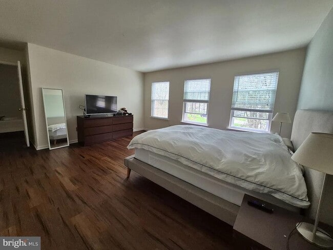 Building Photo - 262 Tulip Tree Ct