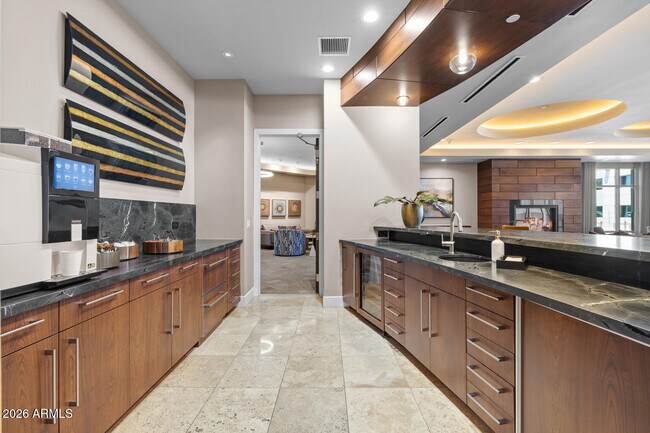 Building Photo - 2211 E Camelback Rd