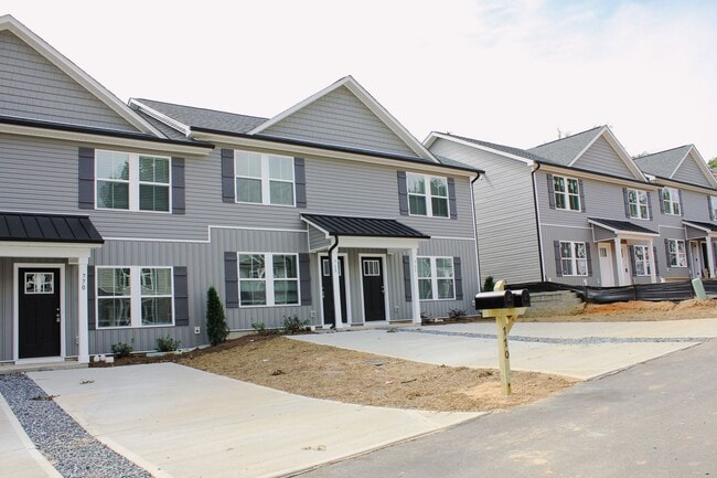 Building Photo - Almost - Brand townhouse in Kannapolis, NC!!
