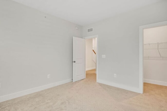 Building Photo - For Rent: Spacious 3-Bedroom Condo in the ...