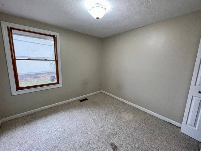 Building Photo - South Fayette - Spacious 3 Bedroom, 2.5 Bath Townhouse - Hunting Ridge Community