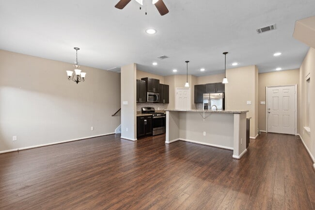 Building Photo - 17120 Wilthorne Gardens Ct