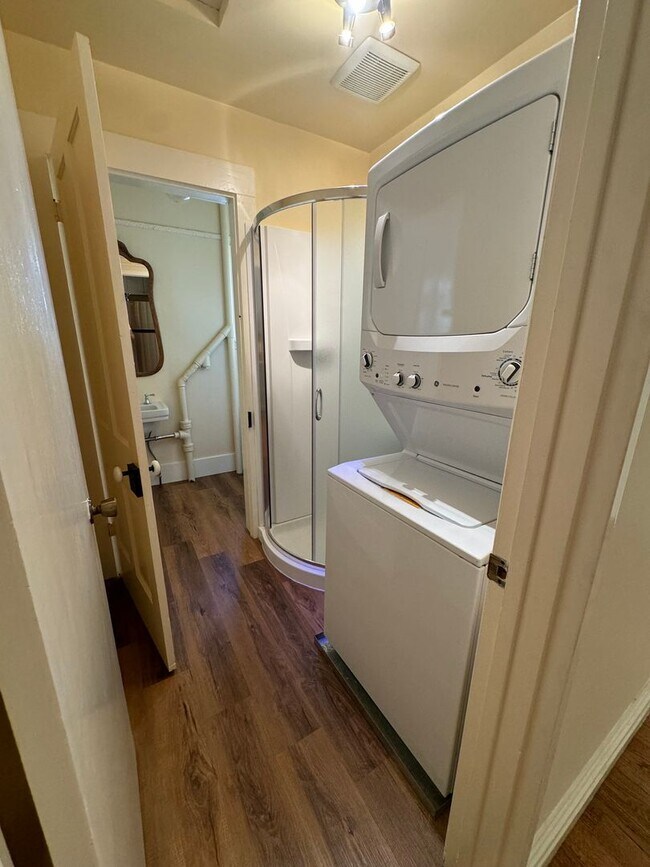 Building Photo - Live where you work! Mixed commercial use with amazing Rustic Remodeled living quarters!