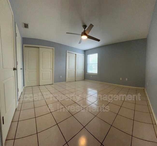 Building Photo - 1522 W Nolana Ave