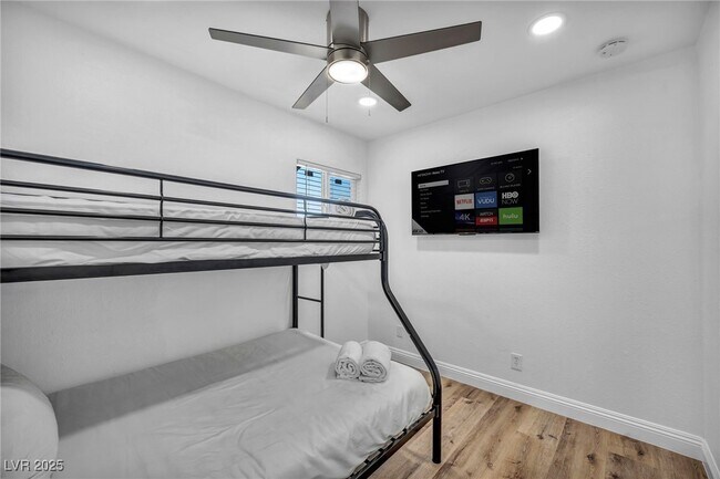 Building Photo - 1453 Santa Anita Dr