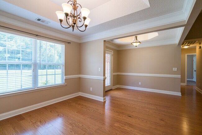 Building Photo - 633 Wilkinson Rd
