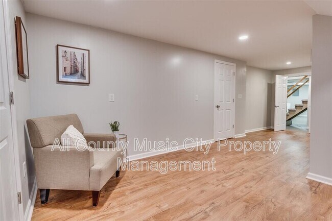 Building Photo - 209 Rhine Dr
