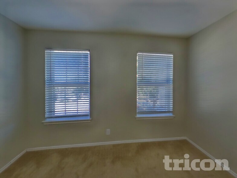 Building Photo - 141 Carnousty Dr