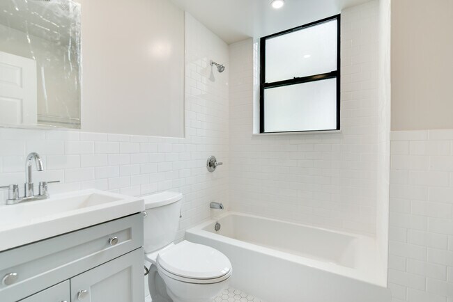 Building Photo - 179 Mott St