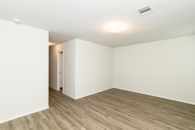 Building Photo - 13827 Winding Path Ln