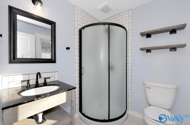 Building Photo - 3904 Cypress Ave SW