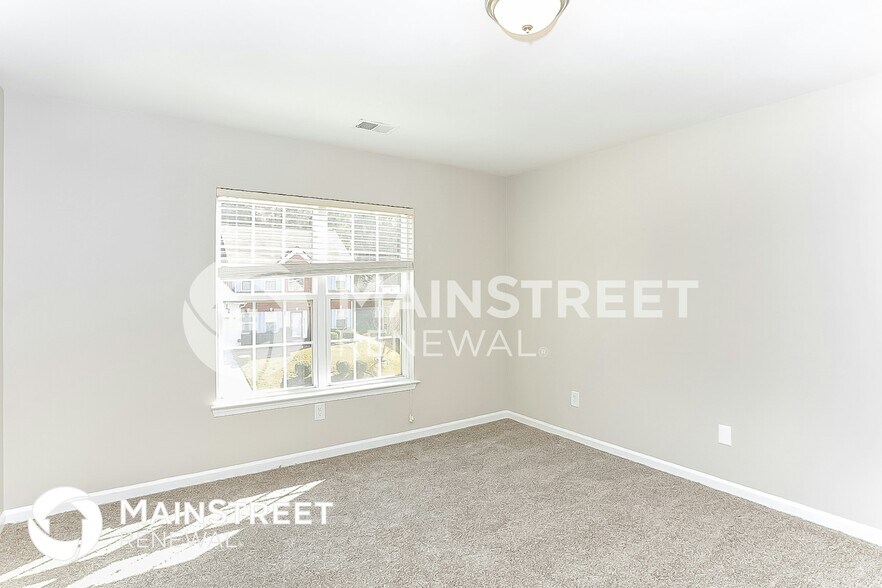 Building Photo - 5118 Upper Elm St