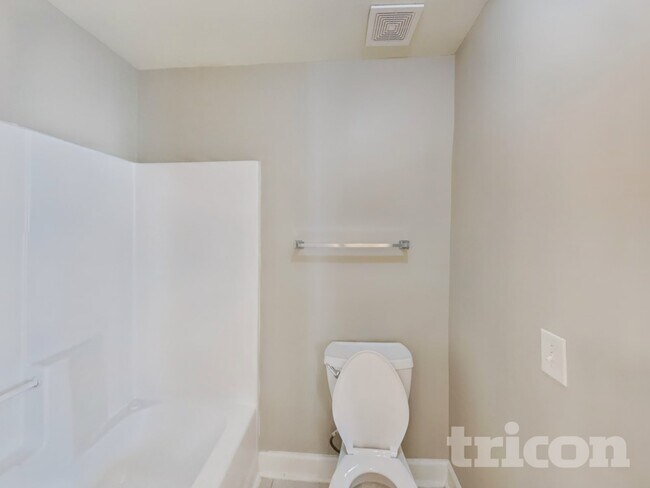 Building Photo - 947 Lavergne Ln