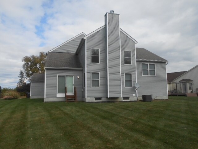 Building Photo - 987 Washington St