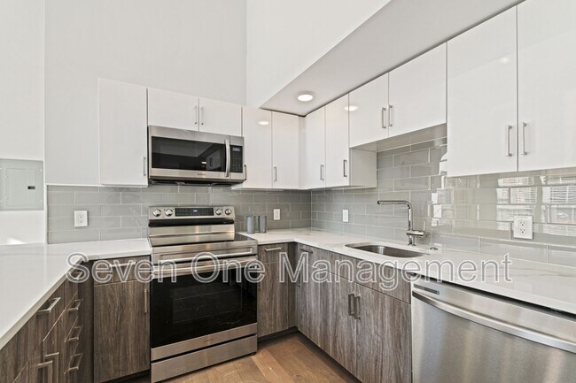 Building Photo - 4649 Umbria St