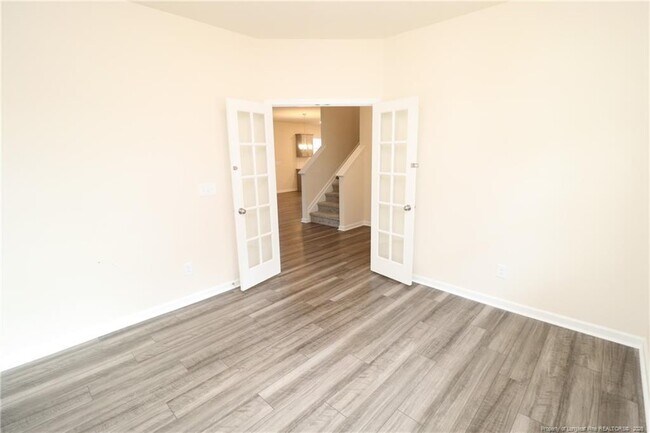 Building Photo - 123 Glen Clova Dr