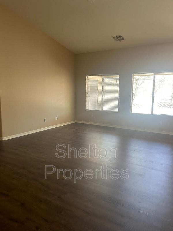 Building Photo - 25652 W Magnolia St