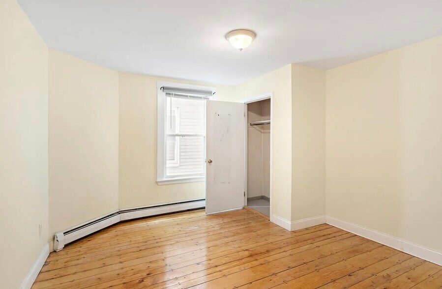 Building Photo - 65 Pleasant St