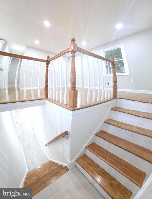 Building Photo - 4813 Lawrence St