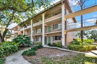 Building Photo - Newly Renovated ~ Ground Floor Condo in th...