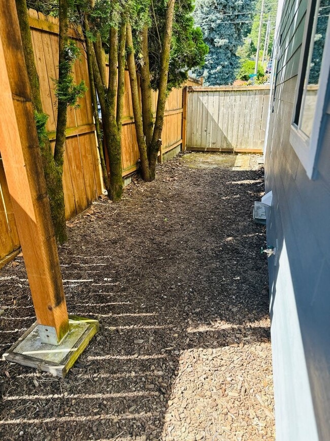Building Photo - Charming Remodeled Camas Duplex