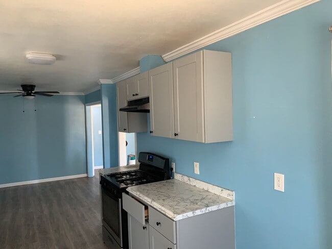 Building Photo - House