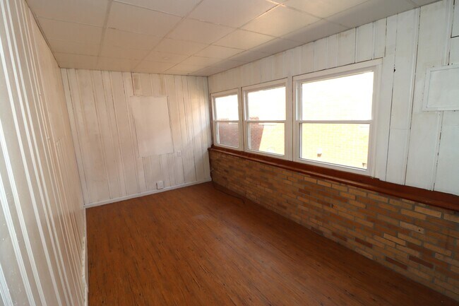 Building Photo - 120 S Court St