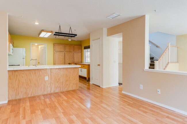 Building Photo - 3-bedroom, 2.5-bath condo nestled in the prestigious Terra Vista community of Rancho Cucamonga