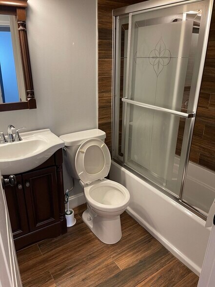 Building Photo - 330 Western Ave