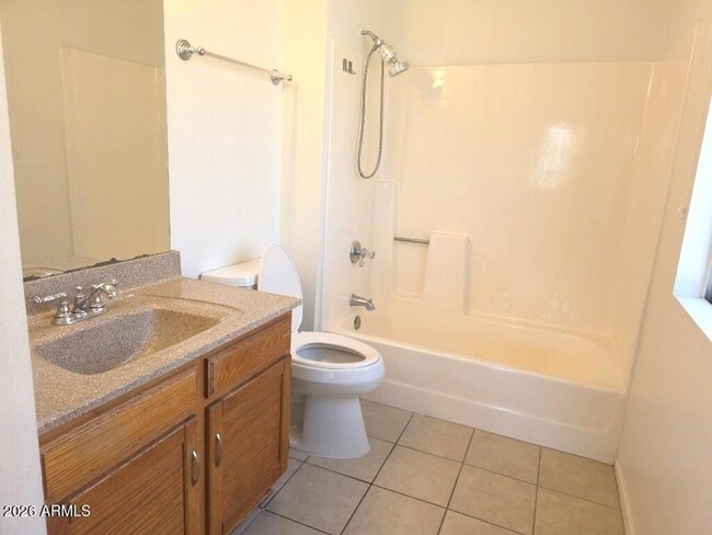 Building Photo - 3034 E Villa Maria Dr