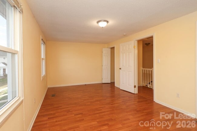 Building Photo - 167 Water Oak Dr