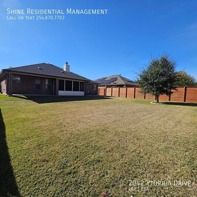 Building Photo - 2042 Yturria Dr