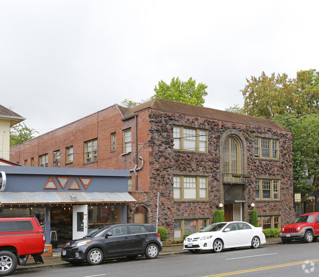 Building Photo - Marion Court Apartments