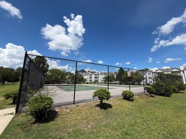 Building Photo - 341 Waterdown Dr
