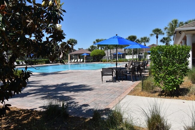 Building Photo - 4 Bed/3.5 Bath, Pool and Waterfront home, ...