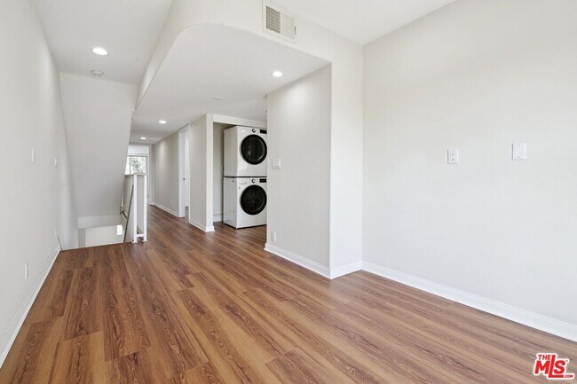 Building Photo - 12010 Texas Ave