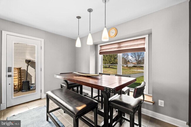 Building Photo - 6 Hounds Hollow Ct