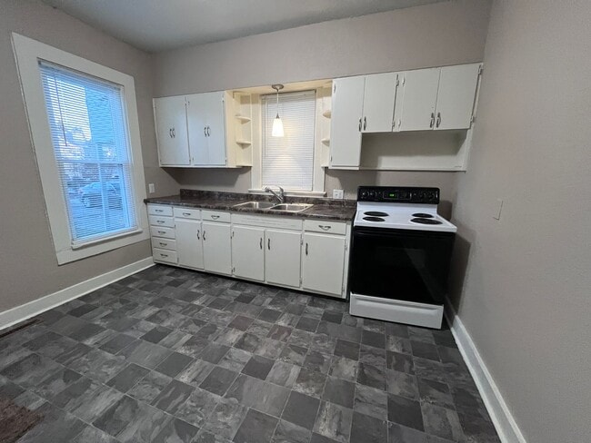 Building Photo - 3117 S Harrison St