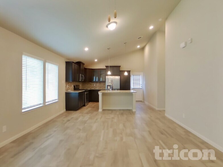 Building Photo - 9834 Gln Brk Ln