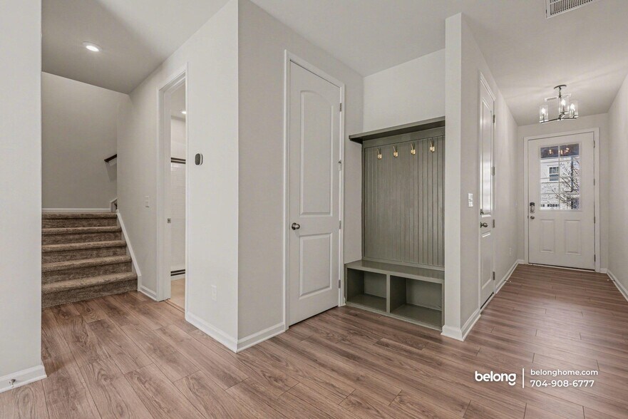 Building Photo - 416 Burr St