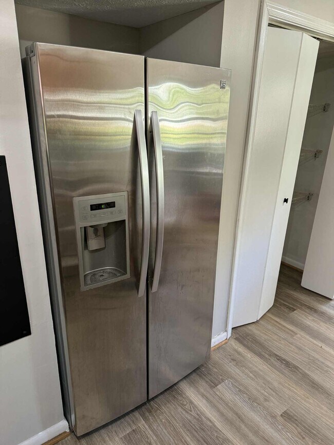 Building Photo - 4204 Tremont St