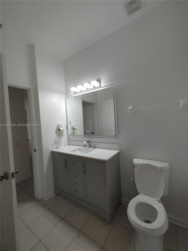 Building Photo - 7751 Basnett Cir