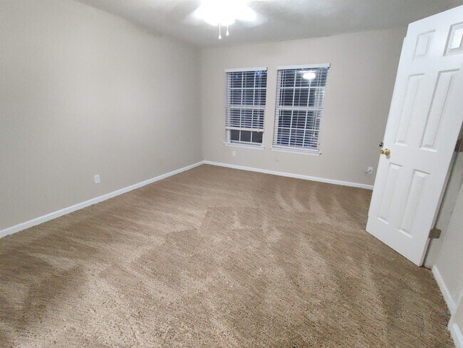 Building Photo - 4256 Augustus Oak Ct