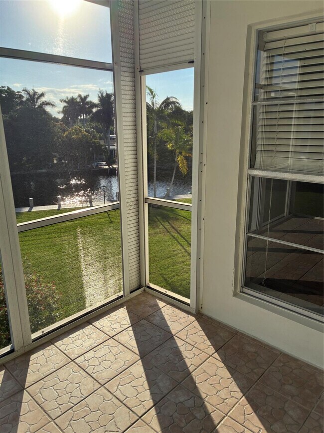 Building Photo - 2970 NE 16th Ave