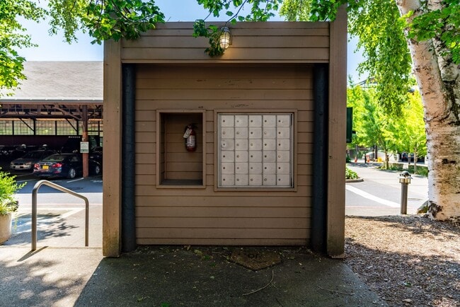 Building Photo - Condo: $1695 Rent - 1 bed/1 bath