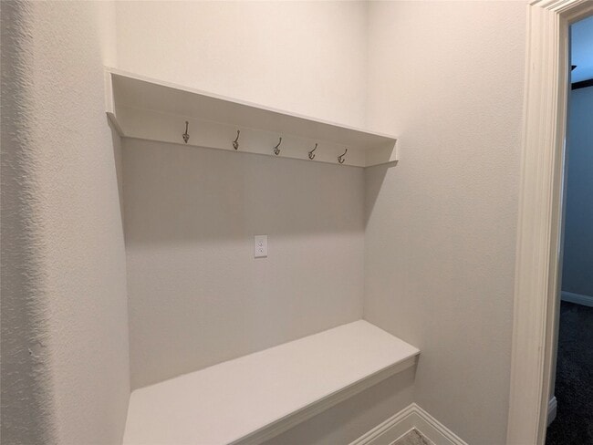 Building Photo - 1409 Summit View Ln