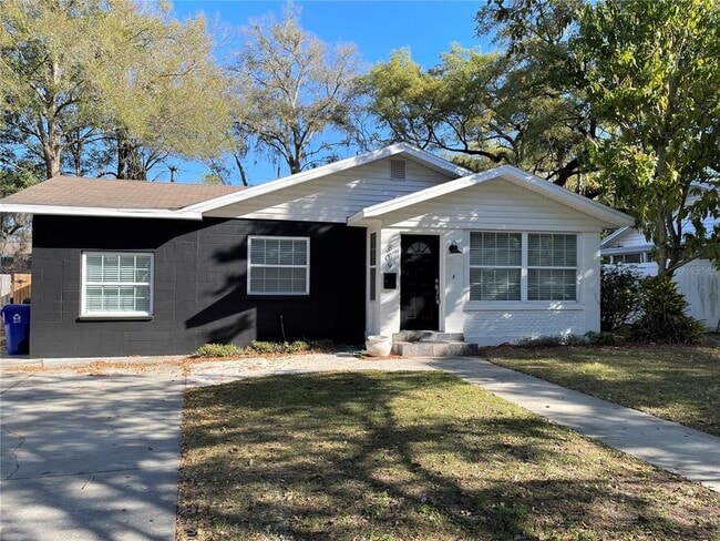 Building Photo - 309 W Palm Dr