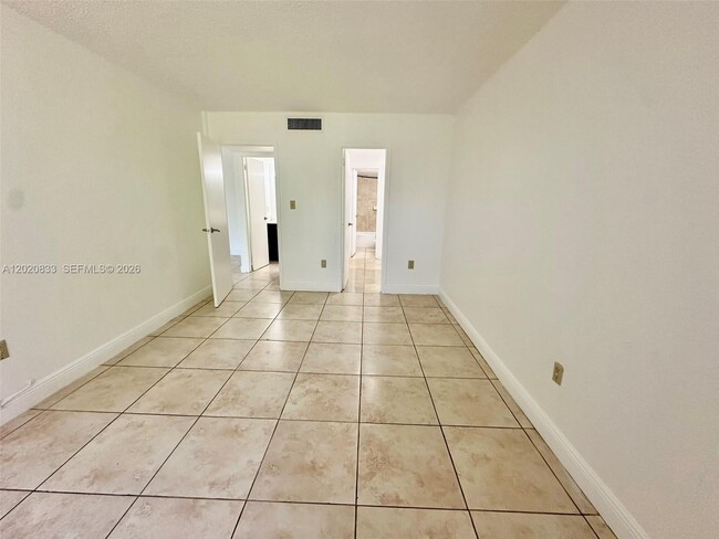 Building Photo - 1800 Sans Souci Blvd