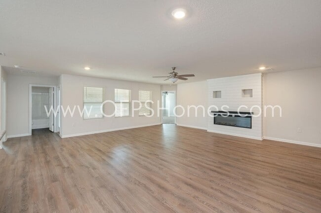 Building Photo - 6705 Sarah Ann Way